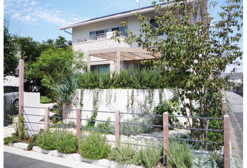 ブロカント　庭