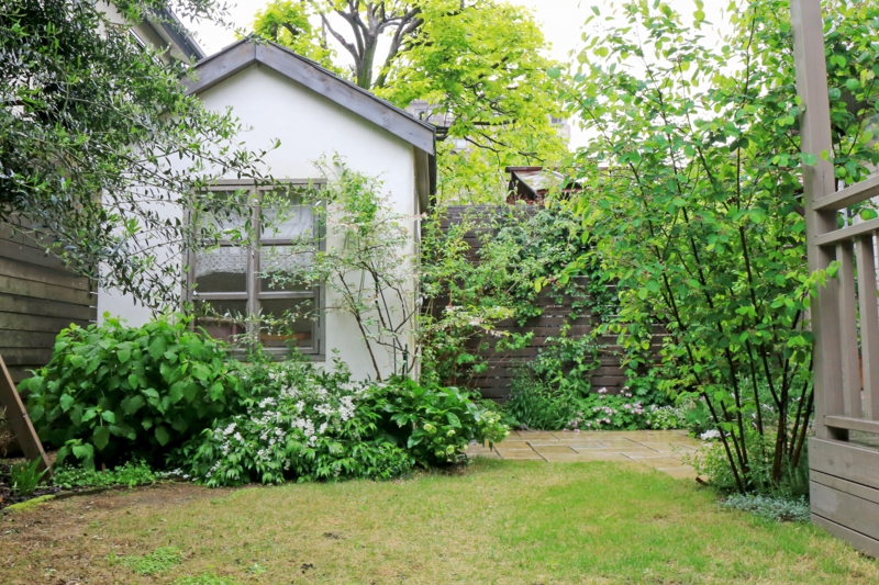 ブロカント　庭