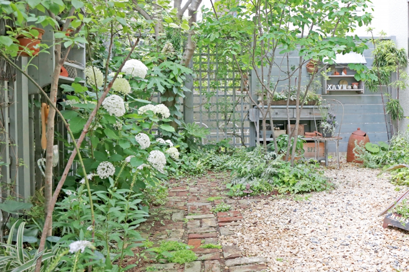 ブロカント　庭